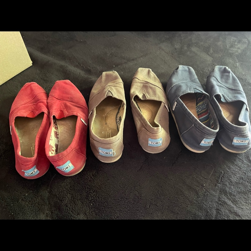 Toms